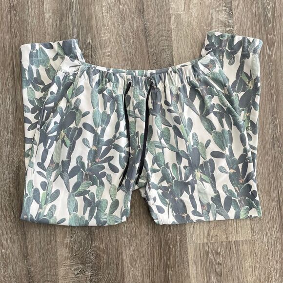 Lululemon Jet Crop Slim Trouser in Mini Prickly Pear White Multi / White - Picture 5 of 13